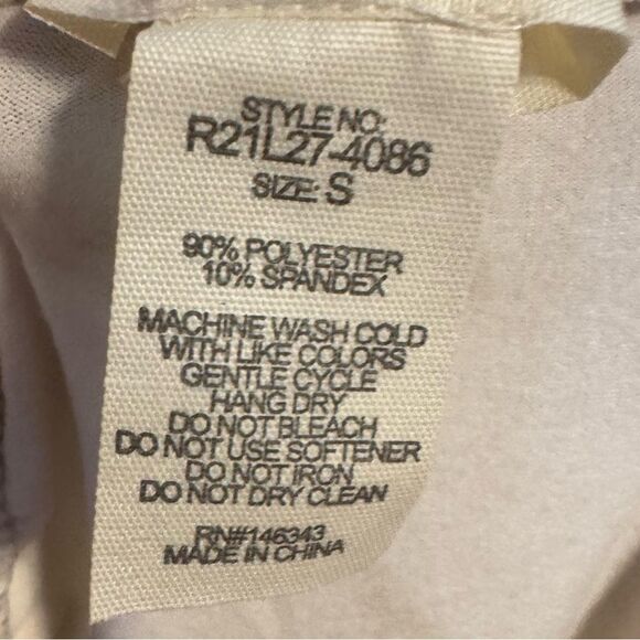 Butt lifting cream and mocha fleece lined leggings so the pockets size small NWT - Picture 9 of 9